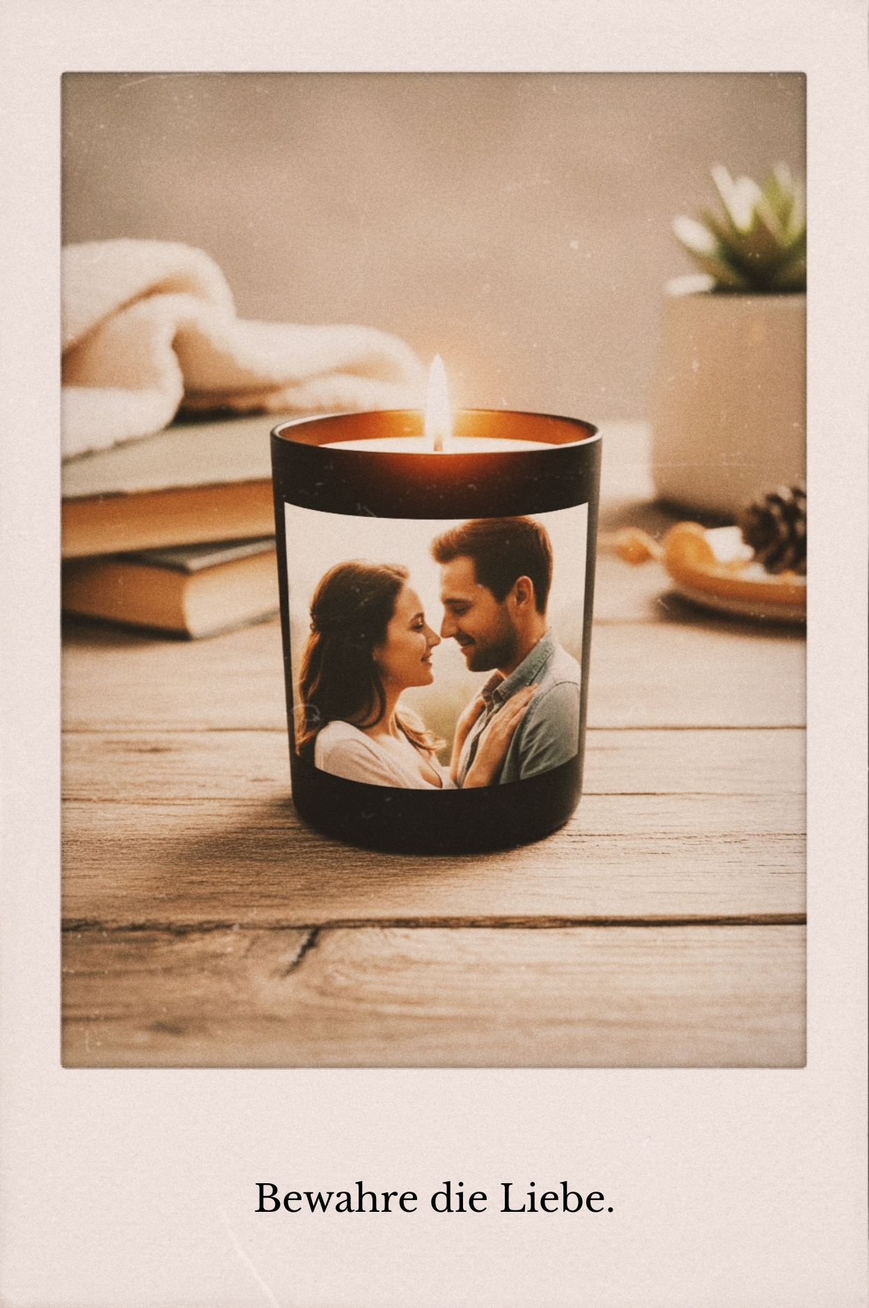 Romantischer Kontext (Pärchen)
Anlass: Valentinstagsgeschenk
Keywords: Duftkerze personalisiert
Material: Sojawachs