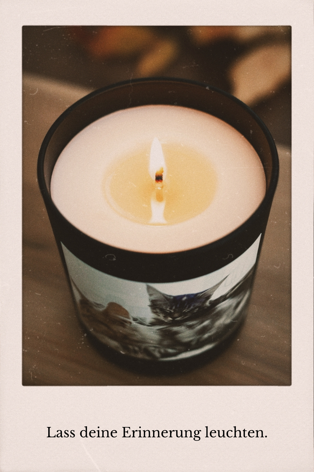 DIY Fotokerze brennend Detail Schwarz-Weiß Erinnerung leuchten personalisiert selbstgemacht